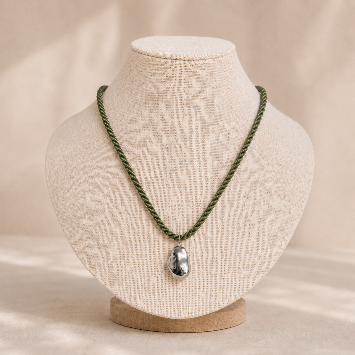 Collier goutte or